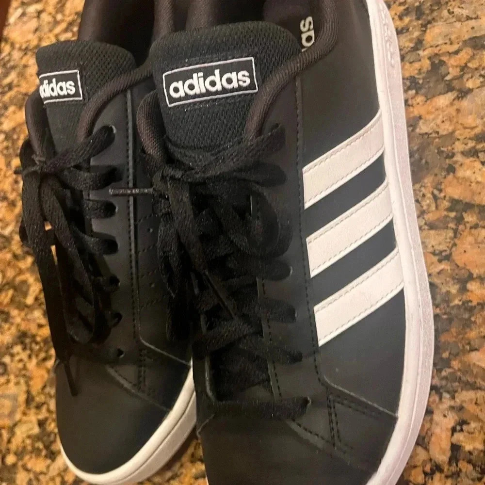 Blk Adidas Shoes - Picture 10 of 14